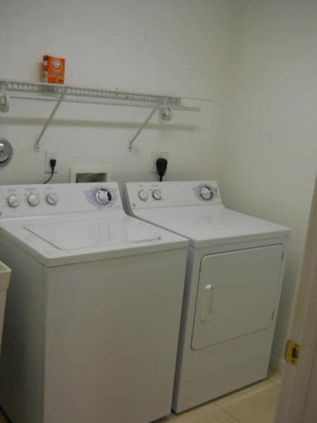 Building Photo - 2888 Hidden Hills Rd