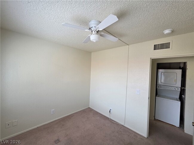 Building Photo - 241 Misty Isle Ln