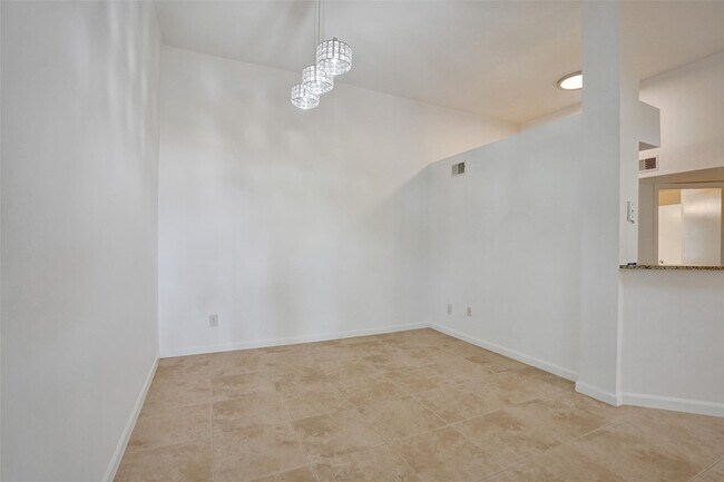 Building Photo - 1050 Crystal Way