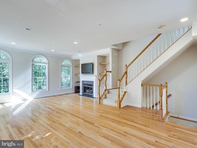 Building Photo - 8870 Ashgrove House Ln