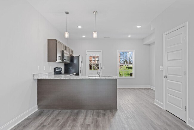 Building Photo - 9 Highland Blf Wy