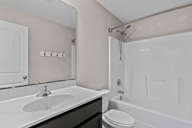 Building Photo - Spacious home in the heart of Sneads Ferry!