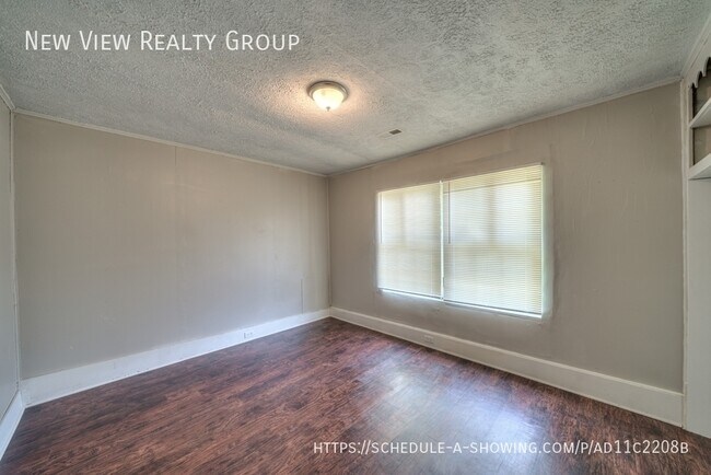 Building Photo - 620 N Moran St