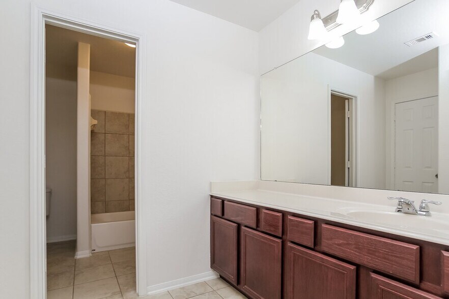 Building Photo - 9962 Chimney Swift Ln