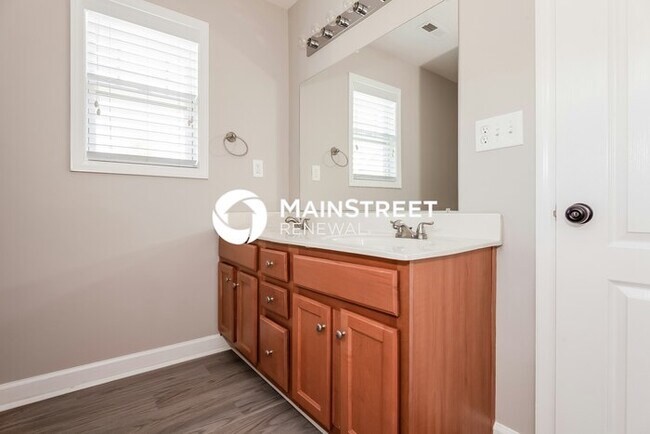 Building Photo - 3 Bedroom Pet-Friendly Home in Huntersville, NC with Main Street Renewal