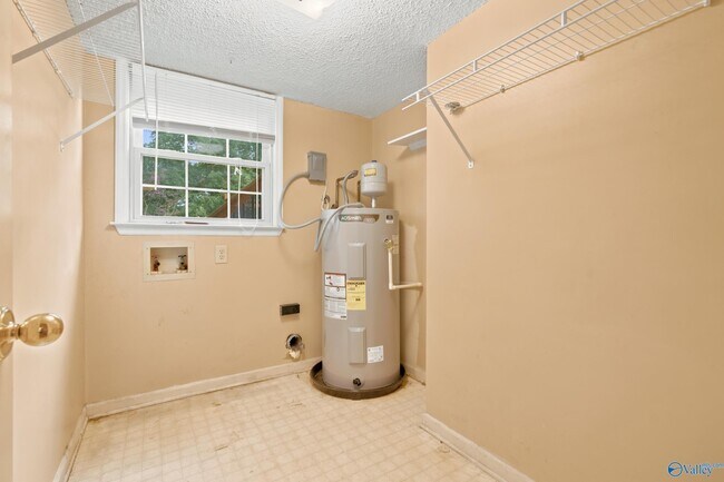 Building Photo - 104 Deer Trail