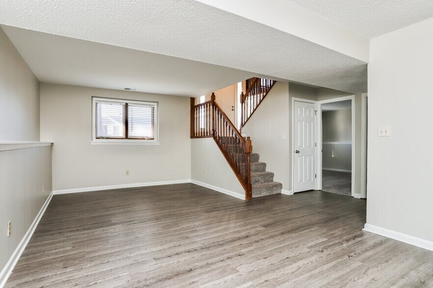 Building Photo - 1253 Advance Dr