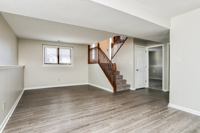 Building Photo - 1253 Advance Dr