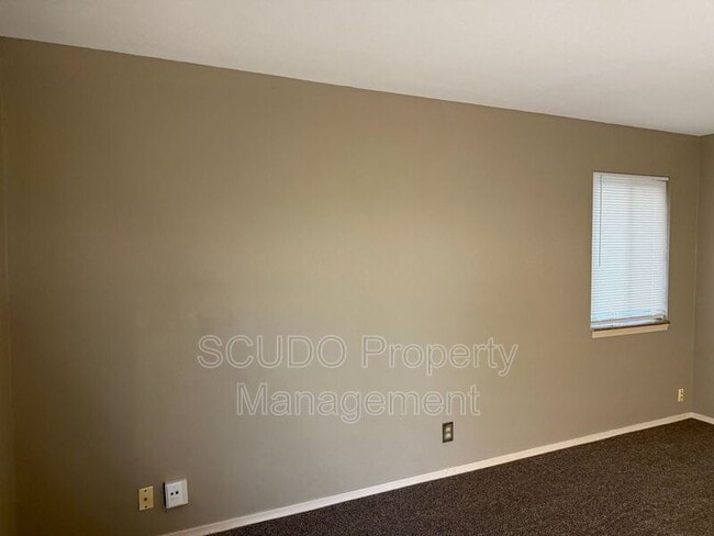 Building Photo - 9307 Ballentine St