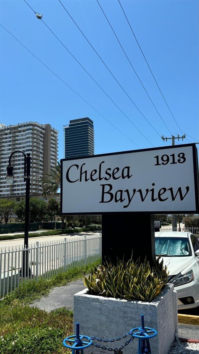 Building Photo - 1913 S Ocean Dr