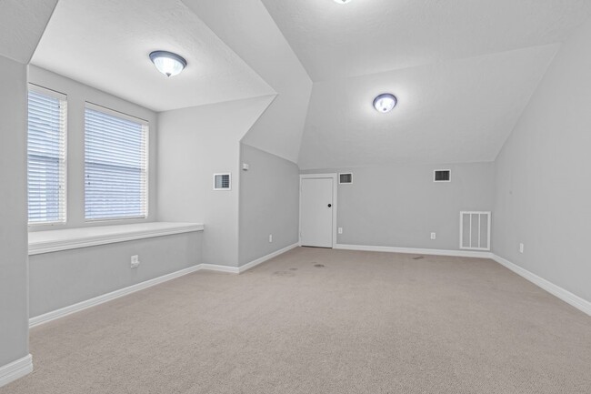 Building Photo - 13527 Brookbluff Ln