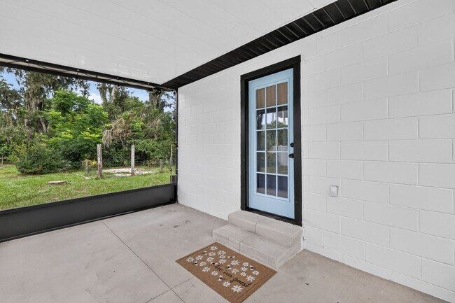 Building Photo - 321 E 11th Ave