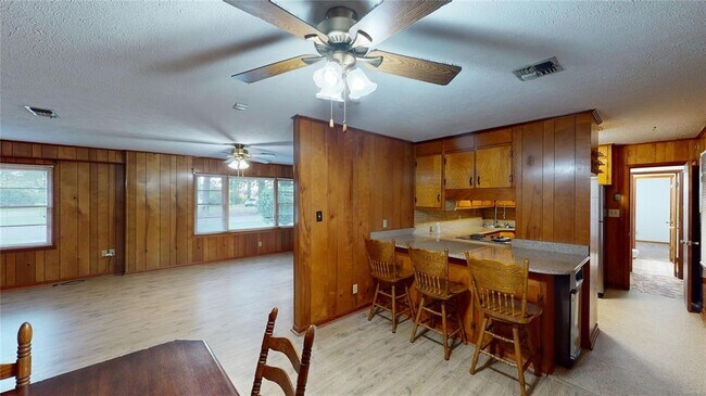 Building Photo - 921 Loder St