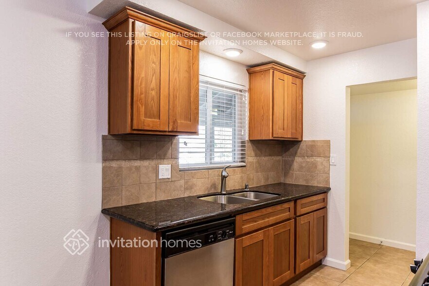 Building Photo - 10256 Octavia Way