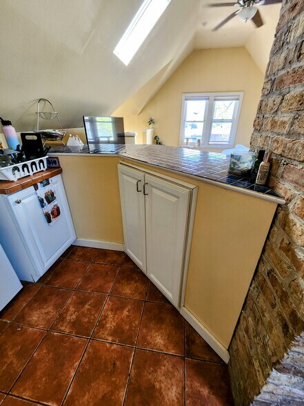 Building Photo - 3019 N Frederick Ave