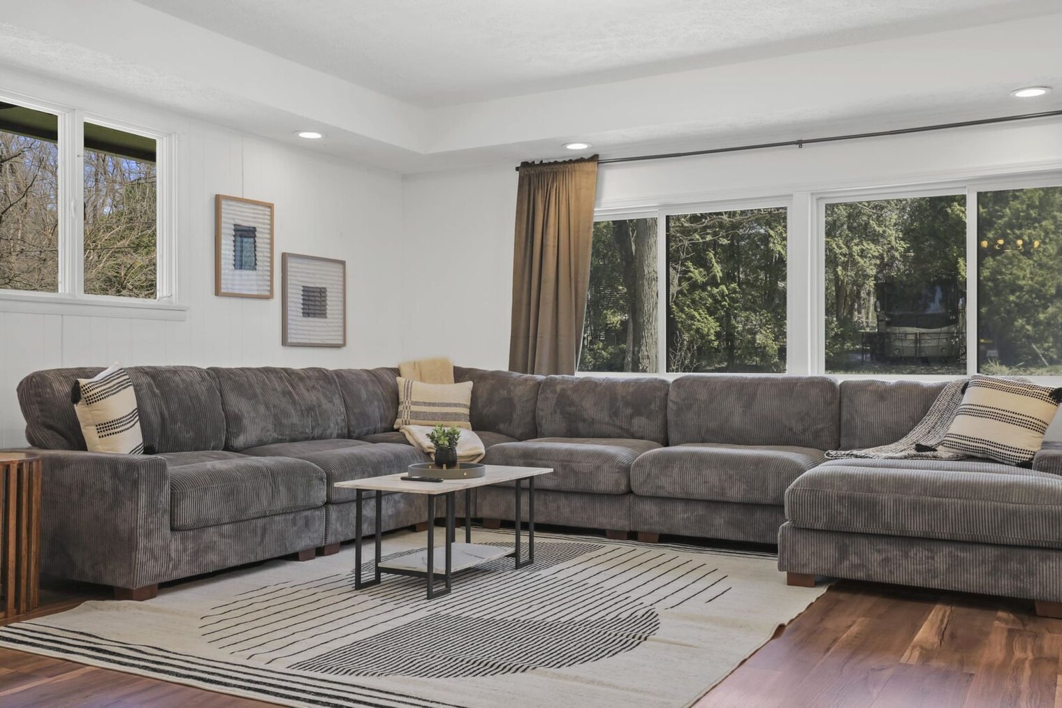 Building Photo - 5488 Fernwood Ln