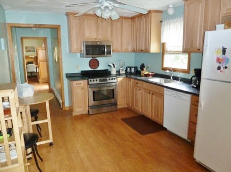 Building Photo - 14 Aroostook Trl