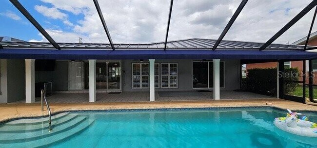 Building Photo - 2871 Coral Way