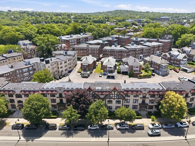 Building Photo - 1722-1726 Commonwealth Ave