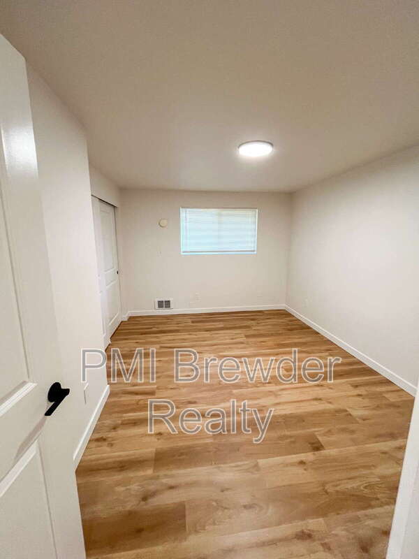 Building Photo - 9727 5th St NE