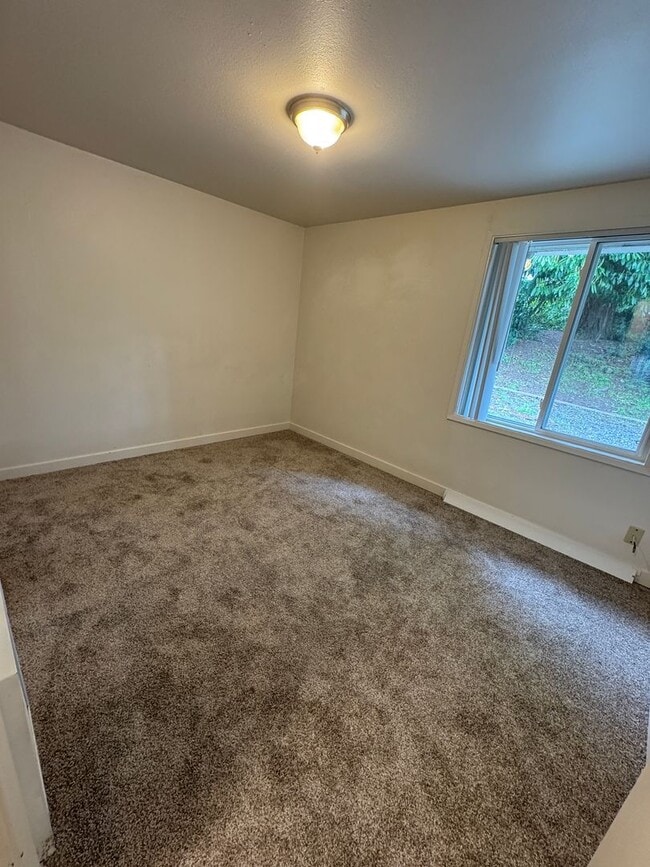 Building Photo - 3Bd/1Ba Mountlake Terrace House
