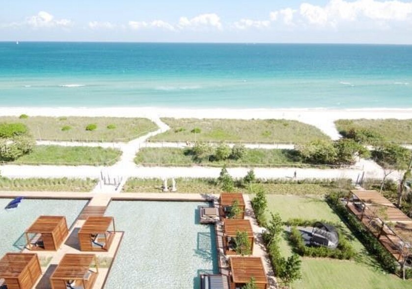 Building Photo - 8701 Collins Ave