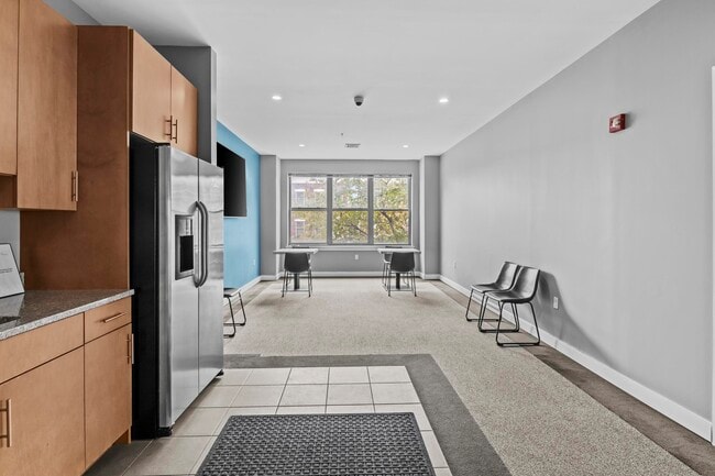 Building Photo - 172 Culver Ave