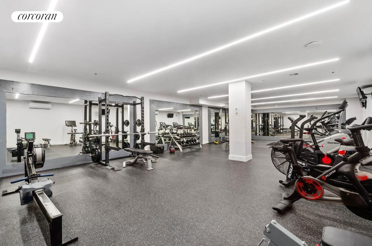 Building Photo - 163 N 6th St