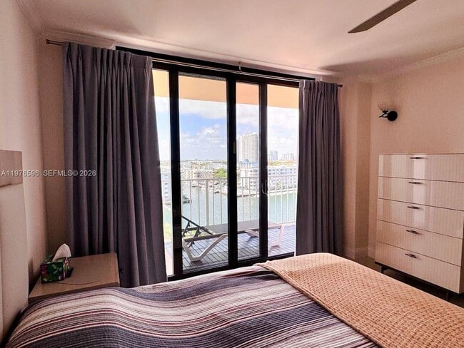 Building Photo - 290 174th St St