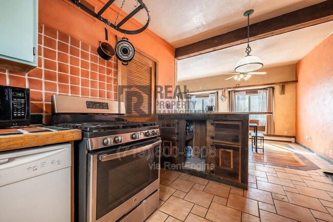 Building Photo - 531 E Milt Dr