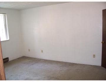 Living Area - Valley VUE Court Apartments