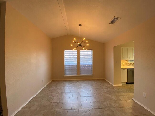 Building Photo - 1202 Thorpe Ln