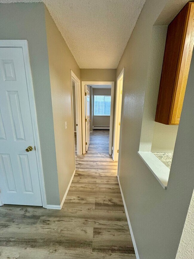 Building Photo - 4506 Picturesque Cir