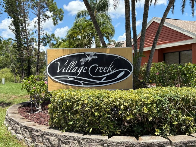 Building Photo - 1/1 Condo for Rent in Fort Myers