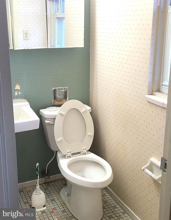 Building Photo - 934 Regina Dr