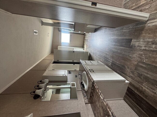 Building Photo - 4009 Brk