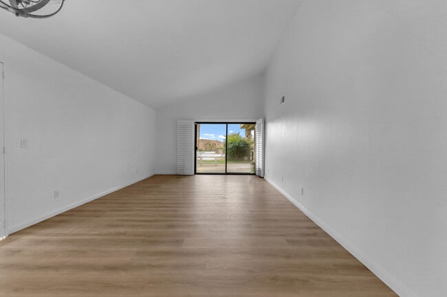 Building Photo - 72384 Ridgecrest Ln