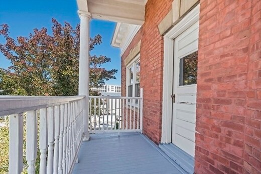 Building Photo - 25 Perkins St