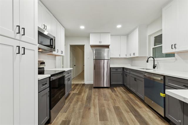 Building Photo - 740 Davis Dr