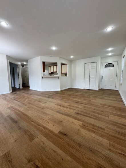 Building Photo - 249 Brookwood Dr