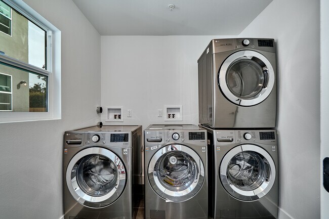 Wash Room - 2712 Westwood Blvd