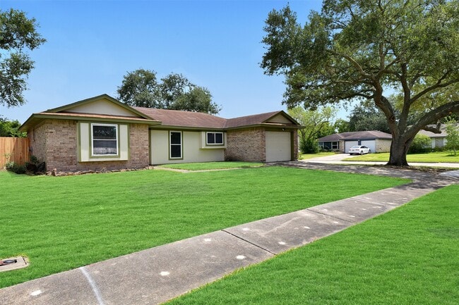 Building Photo - 2502 Ewell Dr