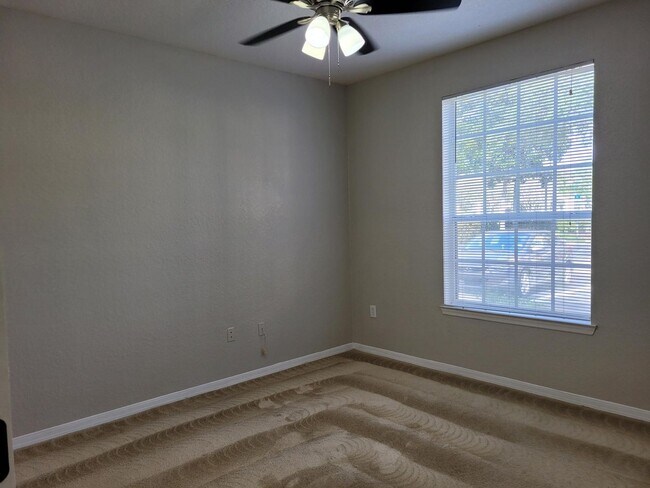 Building Photo - 828 Grand Regency Pointe