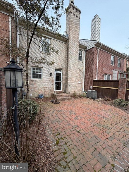 Building Photo - 8017 Rising Ridge Rd