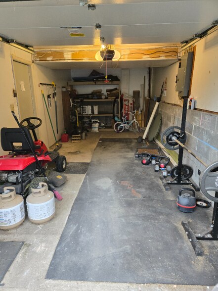 Building Photo - 207 Old Cove Rd