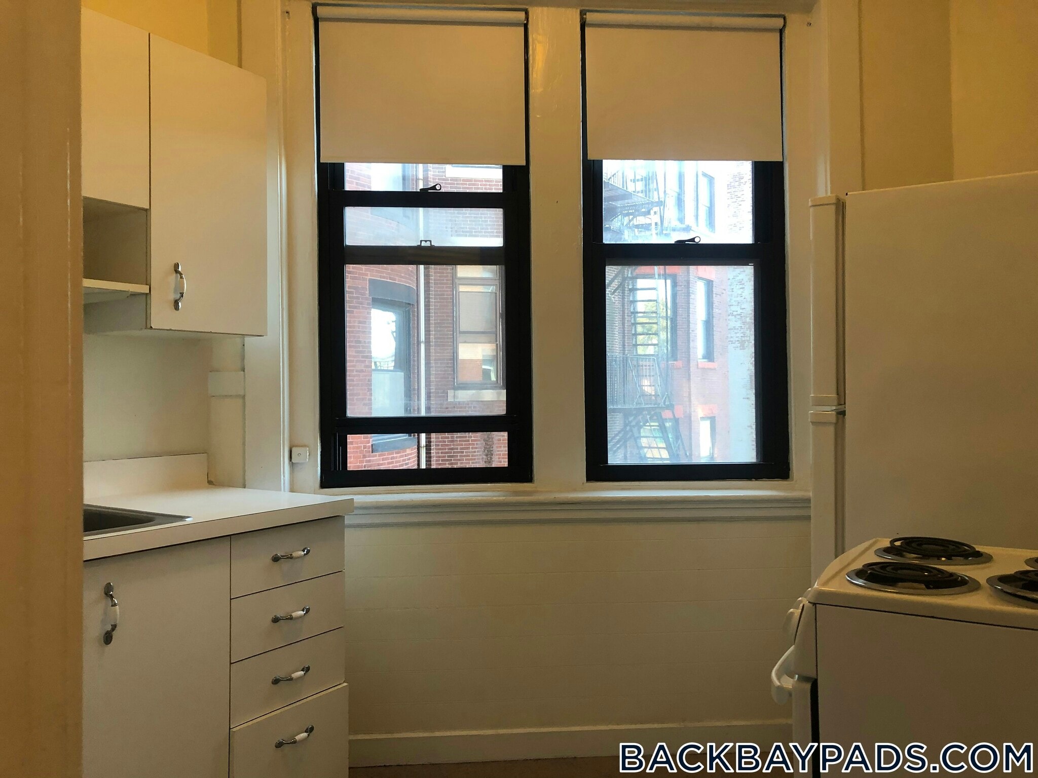 Building Photo - 504 Beacon St