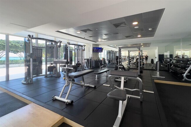 Building Photo - 1331 Brickell Bay Dr