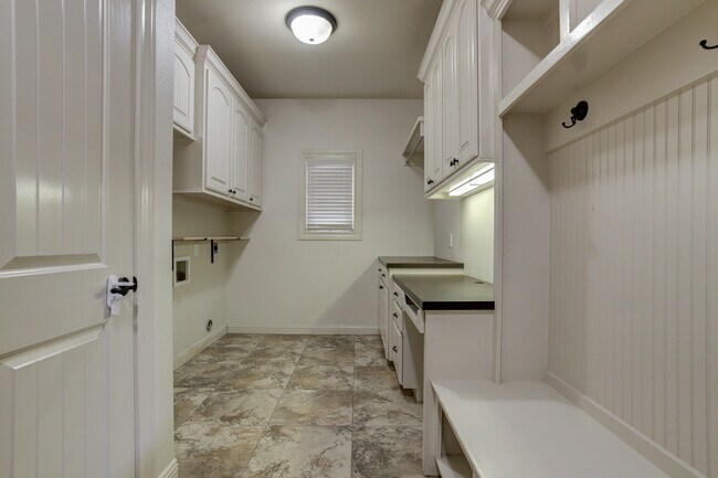 Building Photo - 803 Avenue S