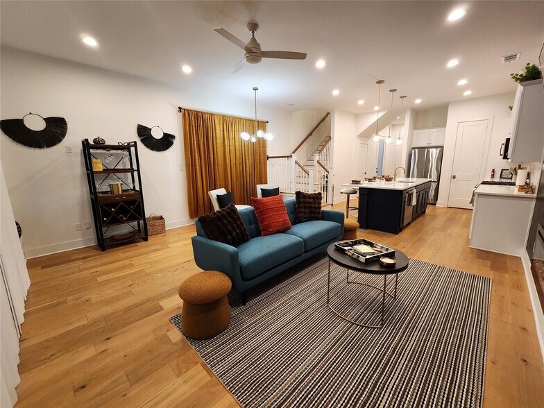 Building Photo - 5316 East Side Ave