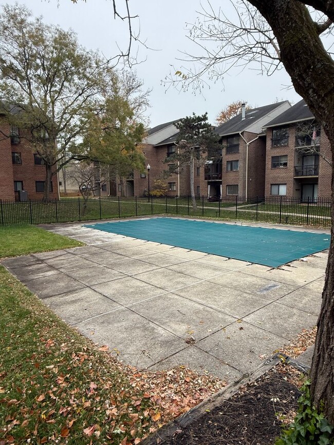 Building Photo - Prime Location- Two Bedroom Condo